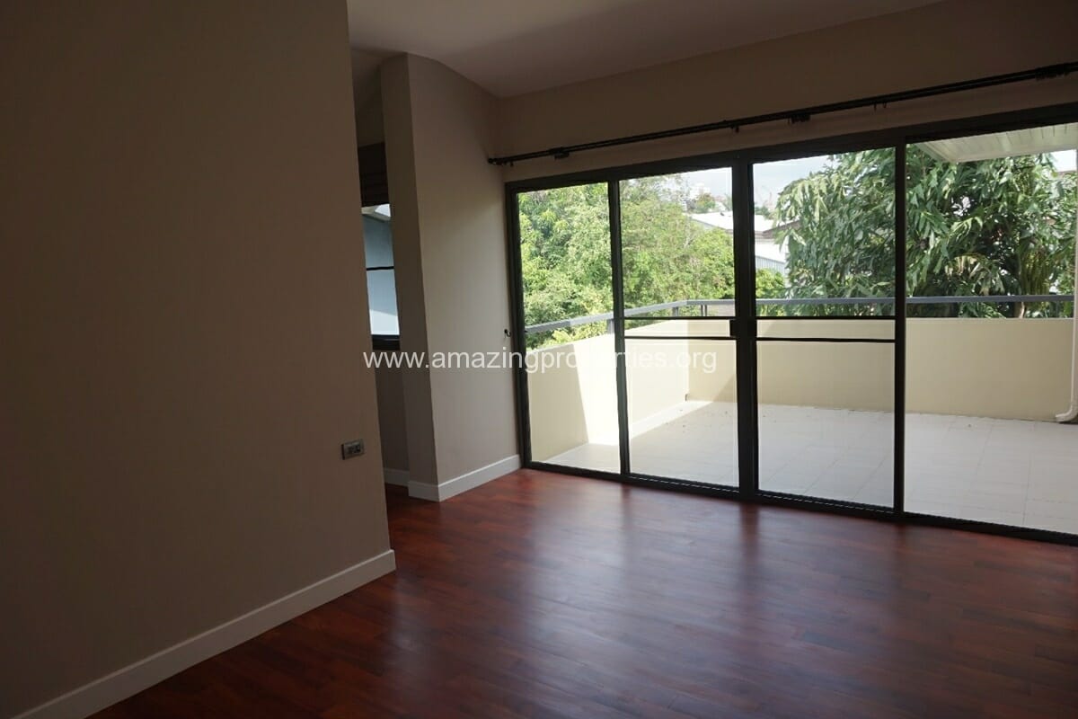 5-Bedroom-House-Phrom-Phong-11-3221.jpg