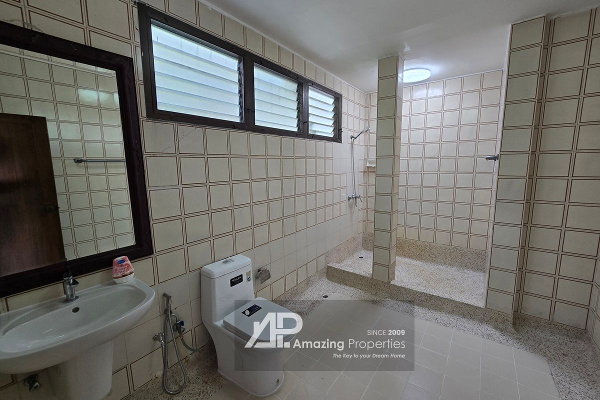 5-bedroom-House-Phrom-Phong-32-3644.jpg