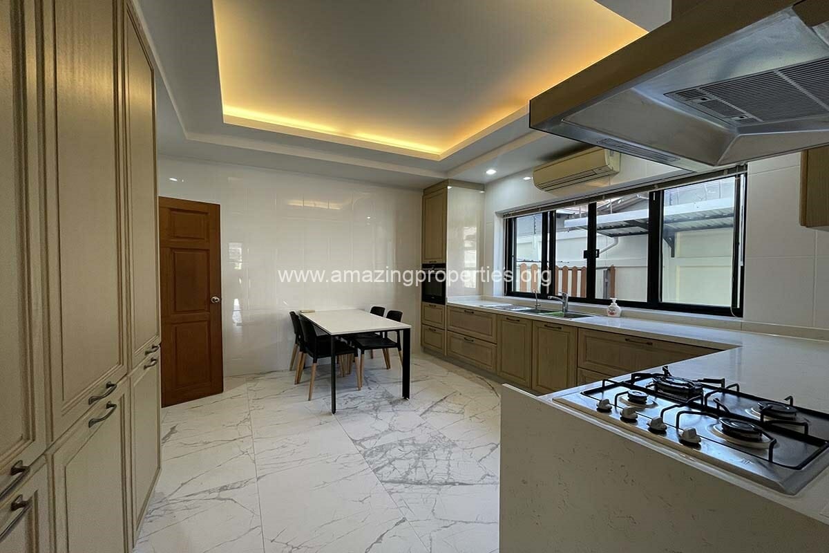 5-bedroom-house-Phra-khanong-3-9796.jpg