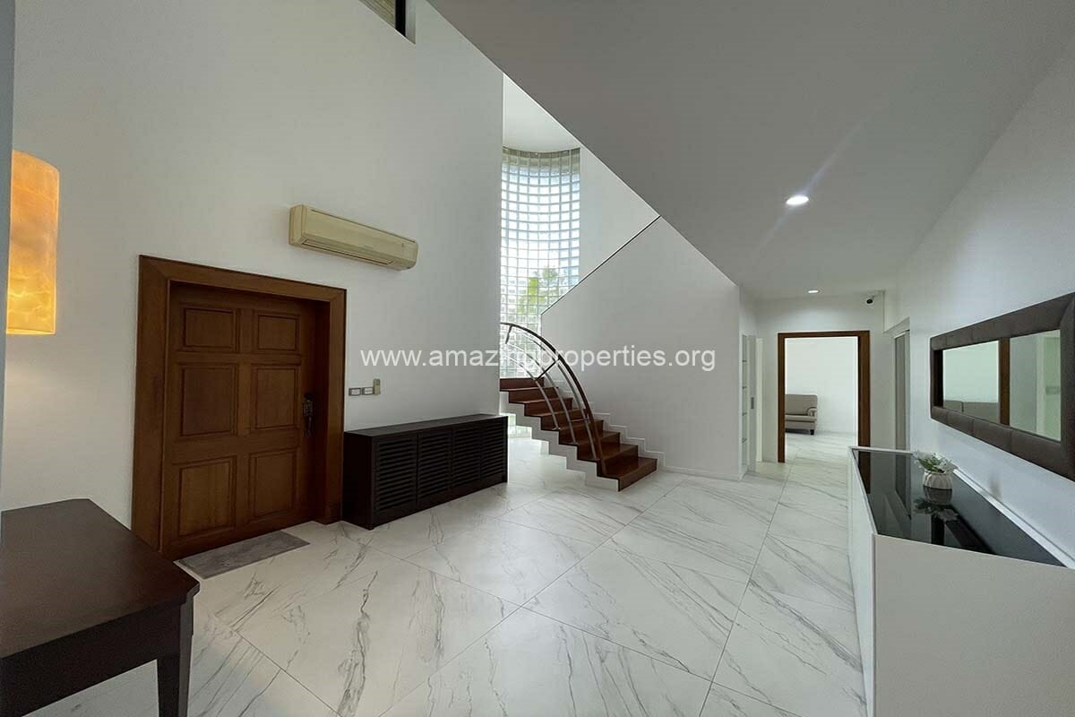 5-bedroom-house-Phra-khanong-8-1299.jpg