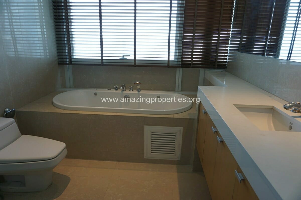 Athenee-Residence-2-Bedroom-Condo-ploenchit-16-9056.jpg