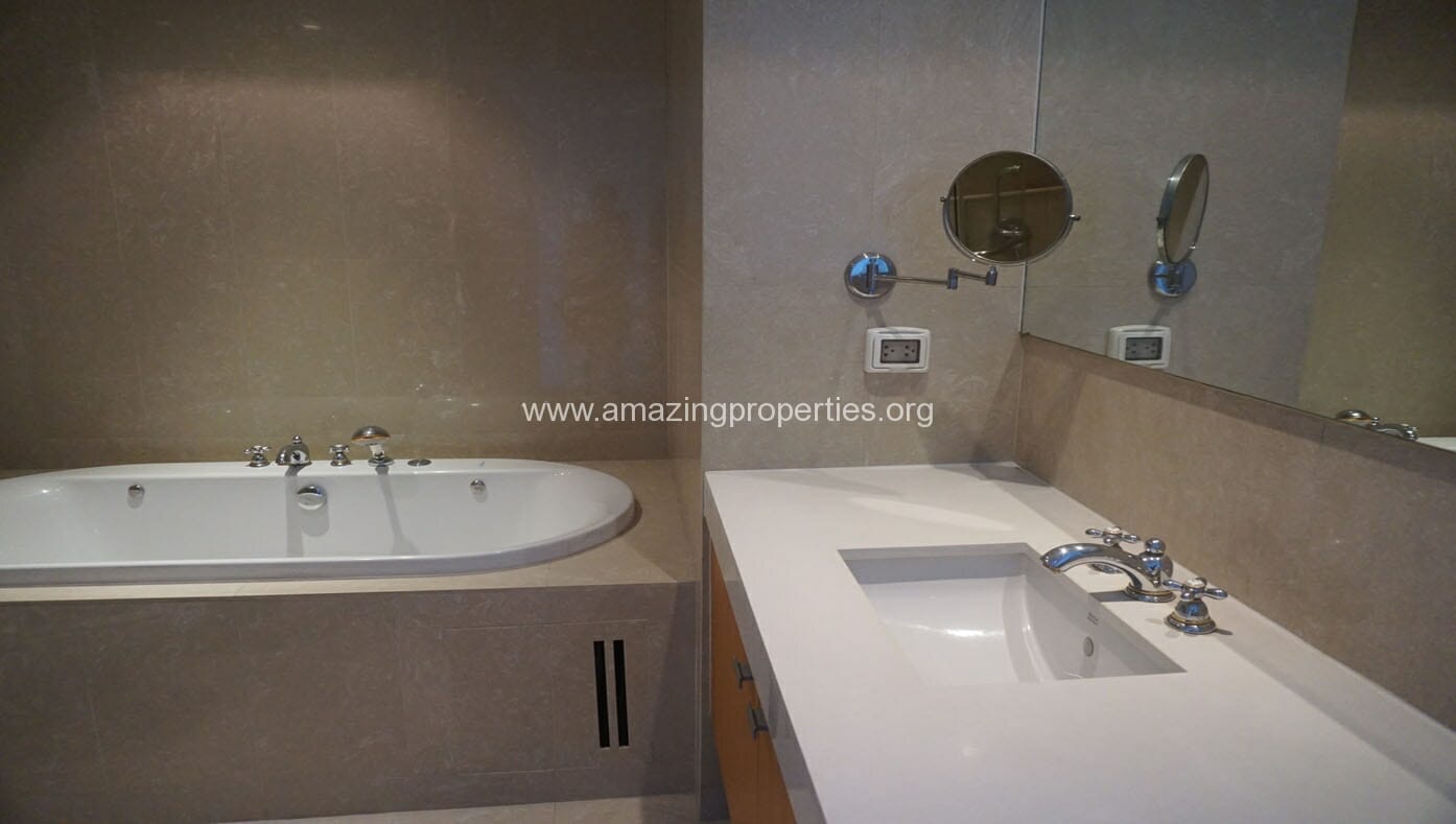 Athenee-Residence-2-Bedroom-condo-Ploenchit-5-2152.jpg
