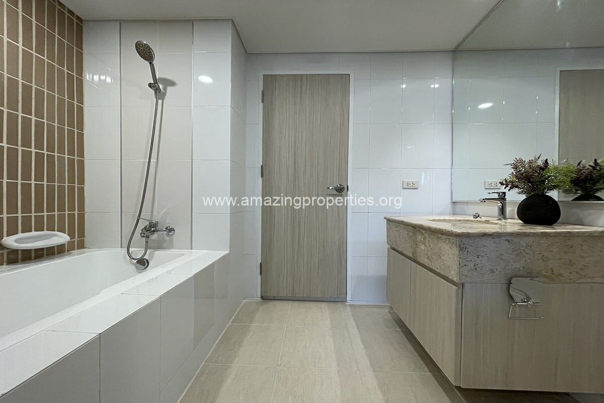 Baan-Kwanta-3-bedroom-apartment-8-6760.jpg