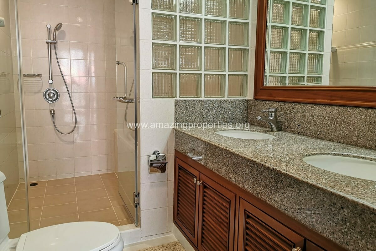 Baan-Pakapan-2-bedroom-apartment-Phrom-Phong-1-2155.jpg