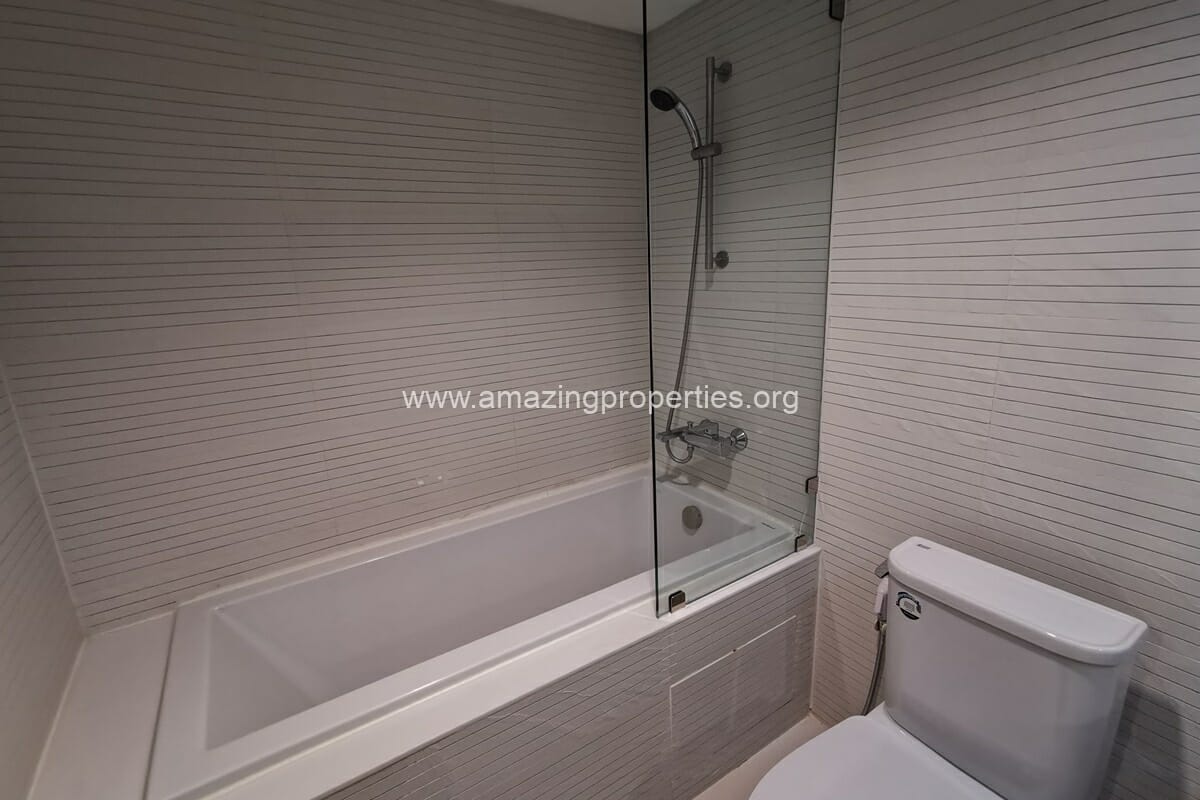 Baan-Suanpetch-2-Bedroom-condo-13-8192.jpg