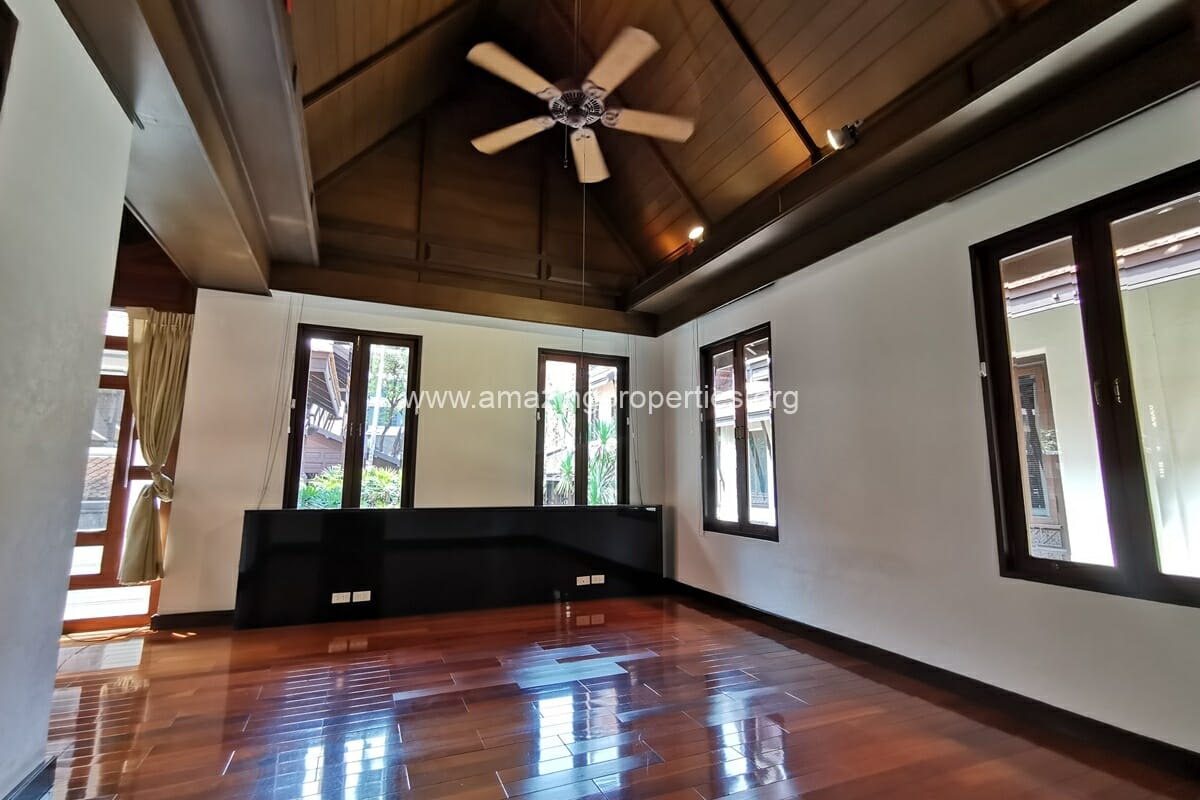 Baan-Sukjai-4-bedroom-house-15-2106.jpg
