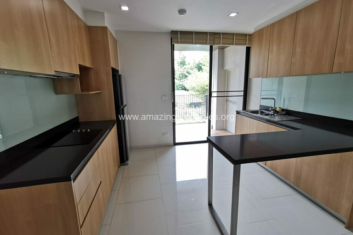 Baan-Thippayadej-2-Bedroom-Apartment-9-3447.jpg