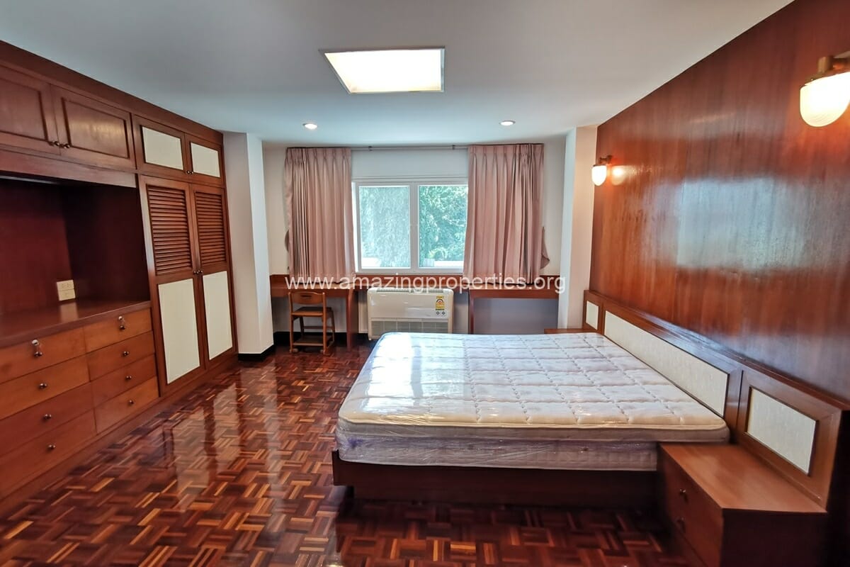 Cat-Friendly-1-Bedroom-apartment-Ekkamai-3-9147.jpg