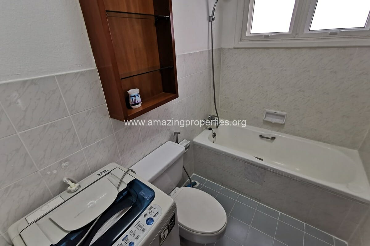 Cat-Friendly-1-Bedroom-apartment-Ekkamai-5-8688.jpg
