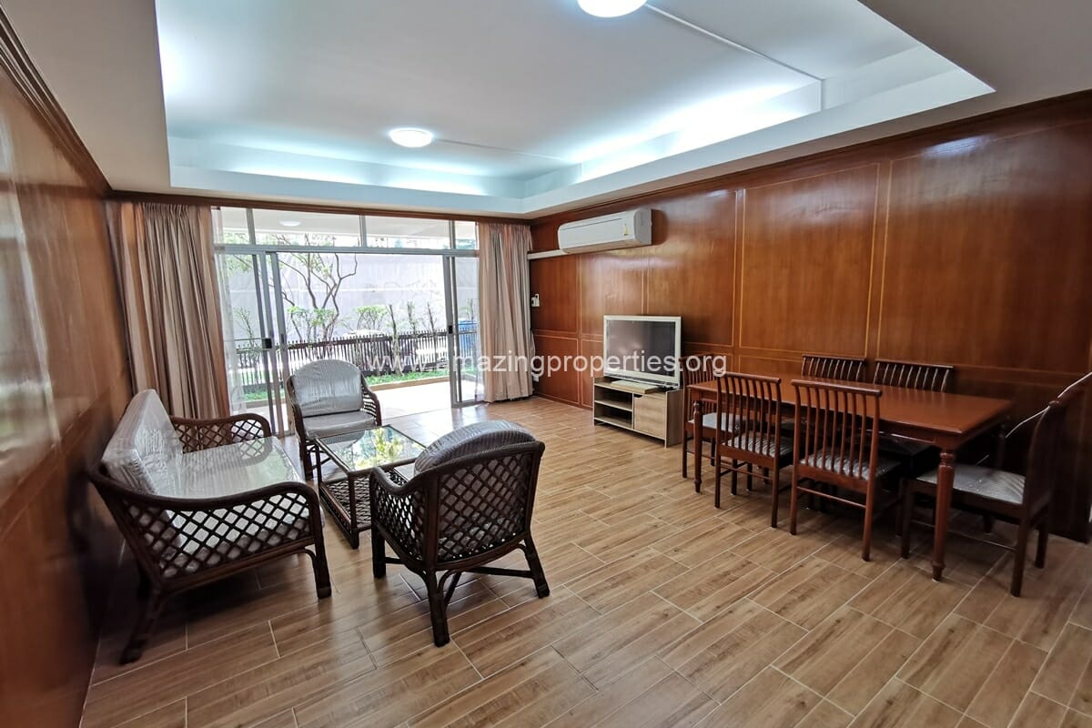 Cat-Friendly-2-bedroom-apartment-Ekkamai-7-5678.jpg