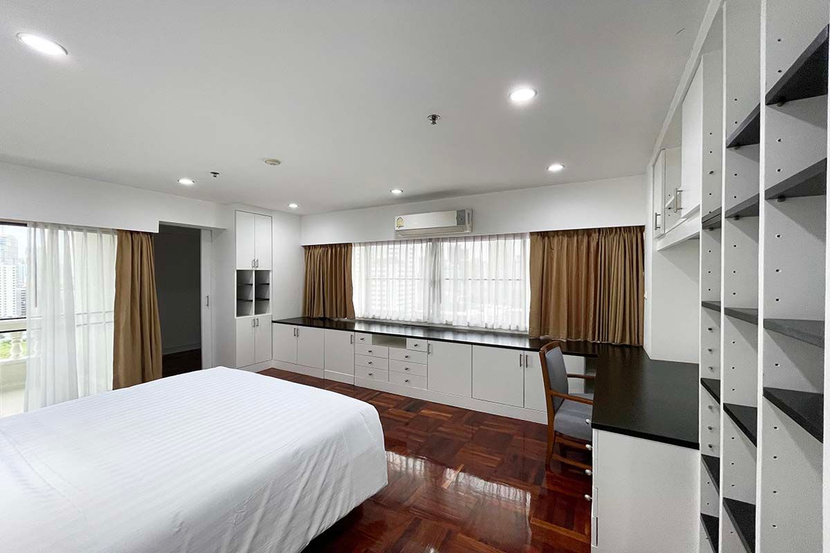 Centrepoint-Residence-4-bedroom-12-1-5899.jpg