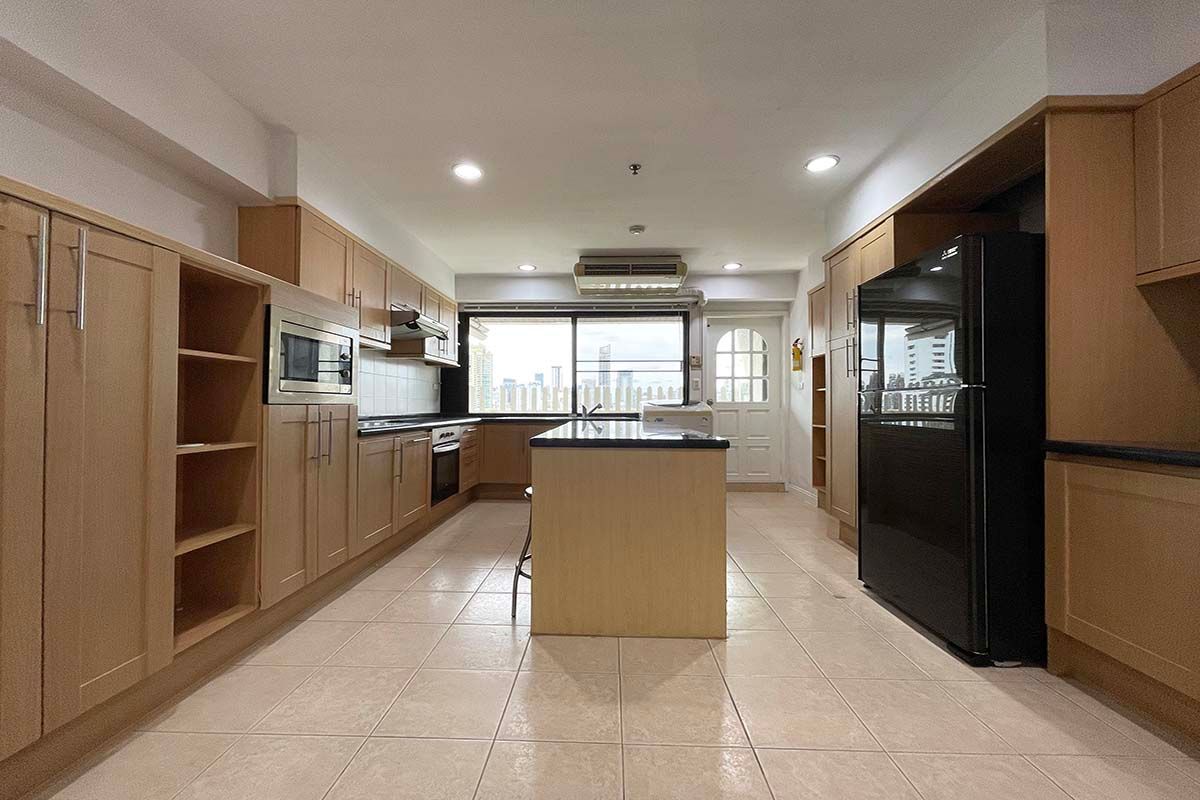 Centrepoint-Residence-4-bedroom-20-1-1028.jpg