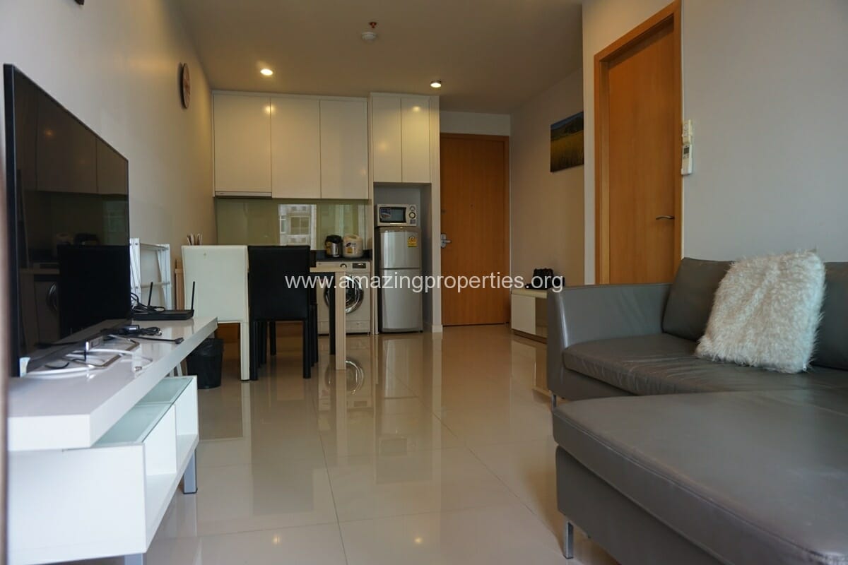 Circle-1-Bedroom-Condo-for-Rent-Petchaburi-13-3758.jpg