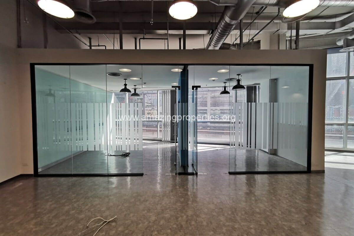 Commercial-Space-for-rent-Phrom-Phong-3-3971.jpg