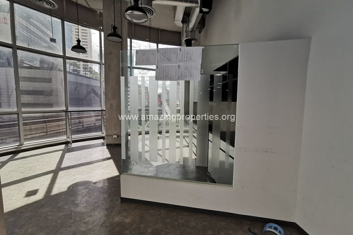 Commercial-Space-for-rent-Phrom-Phong-5-9914.jpg