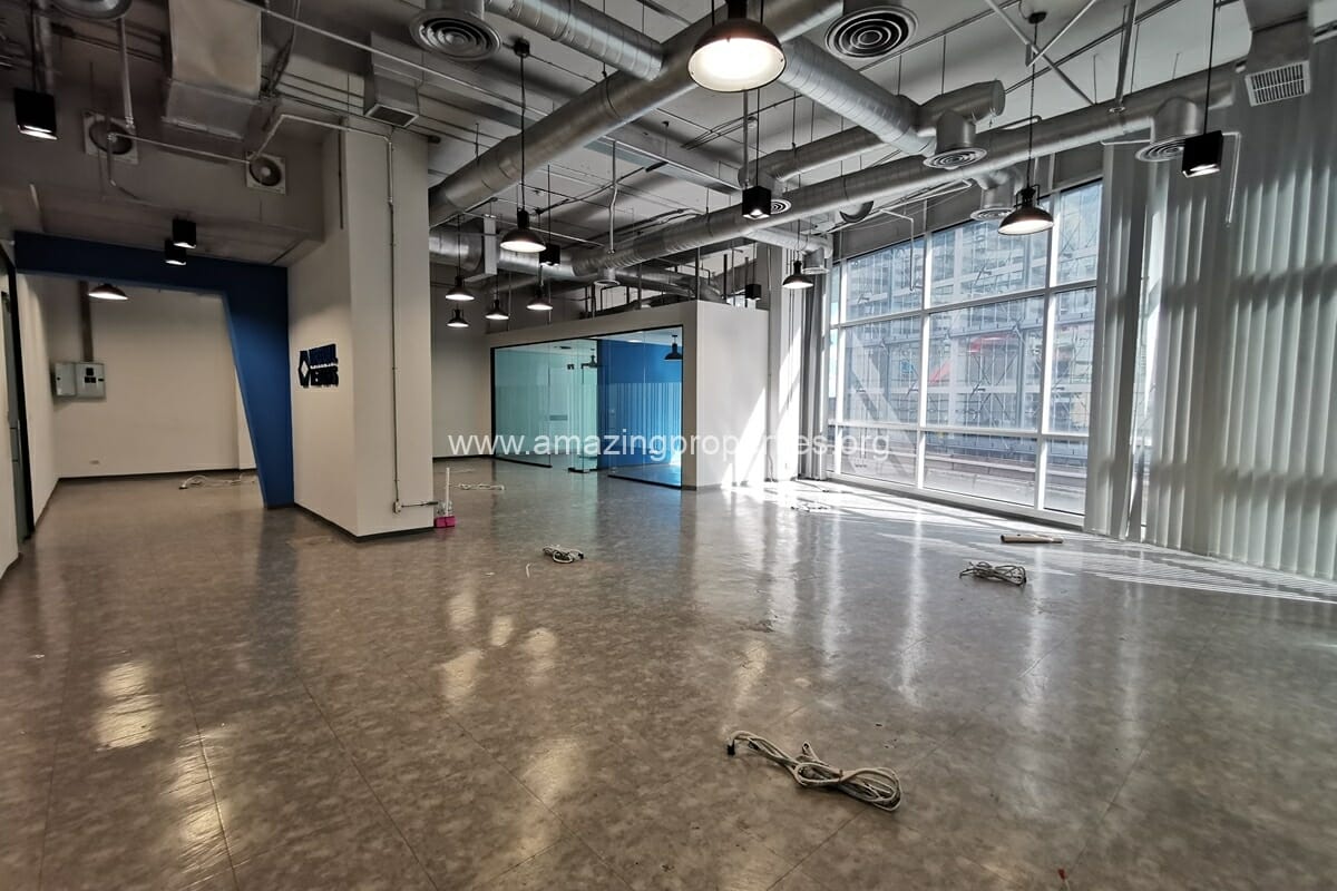 Commercial-Space-for-rent-Phrom-Phong-8-7055.jpg