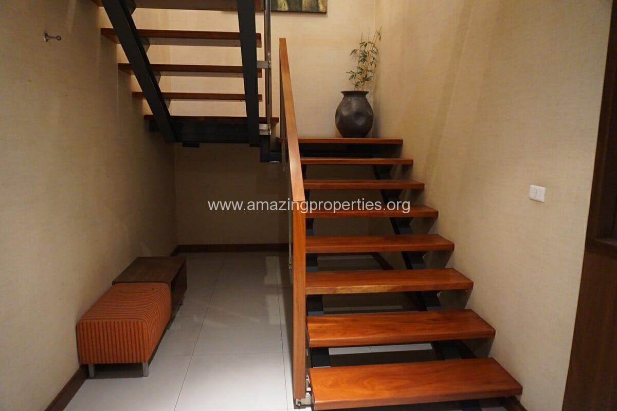 Duplex-1-bedroom-condo-Urbana-Sukhumvit-15-1-7139.jpg