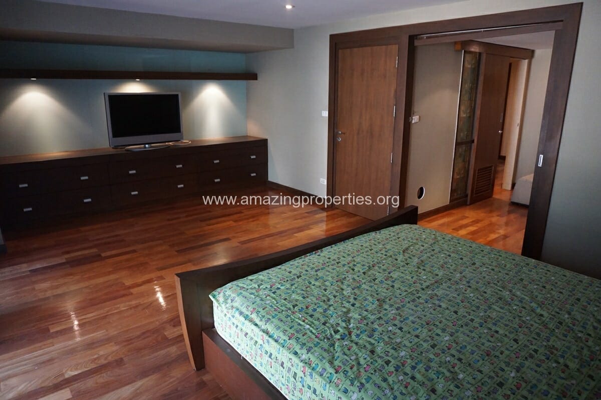 Duplex-1-bedroom-condo-Urbana-Sukhumvit-15-21-8357.jpg