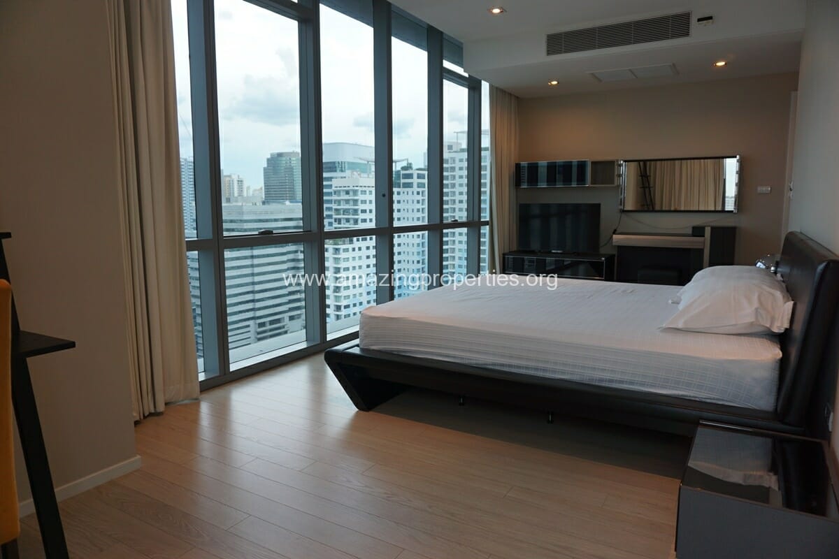 Duplex-2-Bedroom-condo-for-rent-at-The-Room-Sukhumvit-21-30-2012.jpg