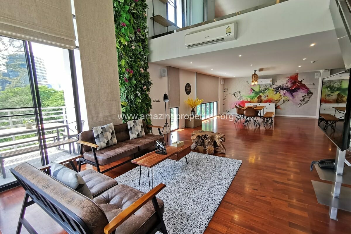 Duplex-3-bedroom-apartment-Chidlom-10-9068.jpg