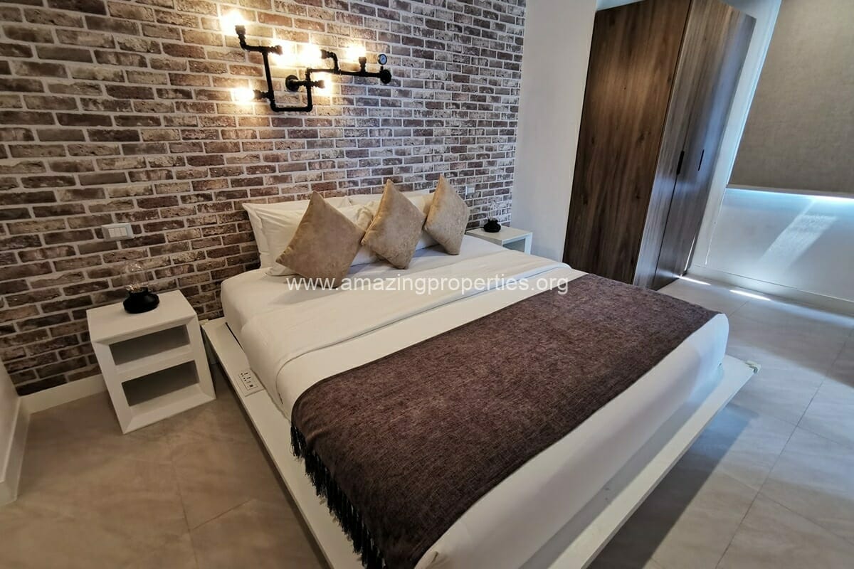Duplex-3-bedroom-apartment-Chidlom-11-9047.jpg