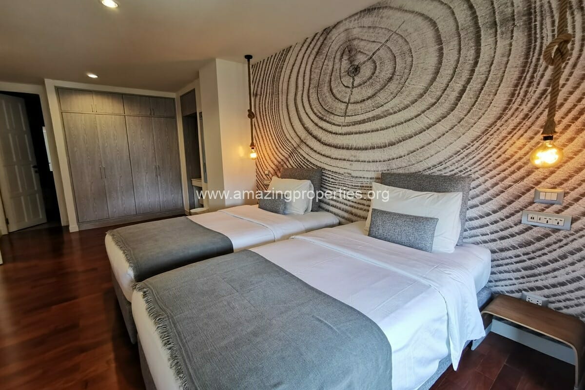 Duplex-3-bedroom-apartment-Chidlom-14-4636.jpg