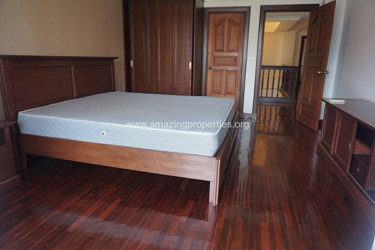 Duplex-4-Bedroom-Penthouse-for-Rent-at-Nagara-Mansion-26-3181.jpg