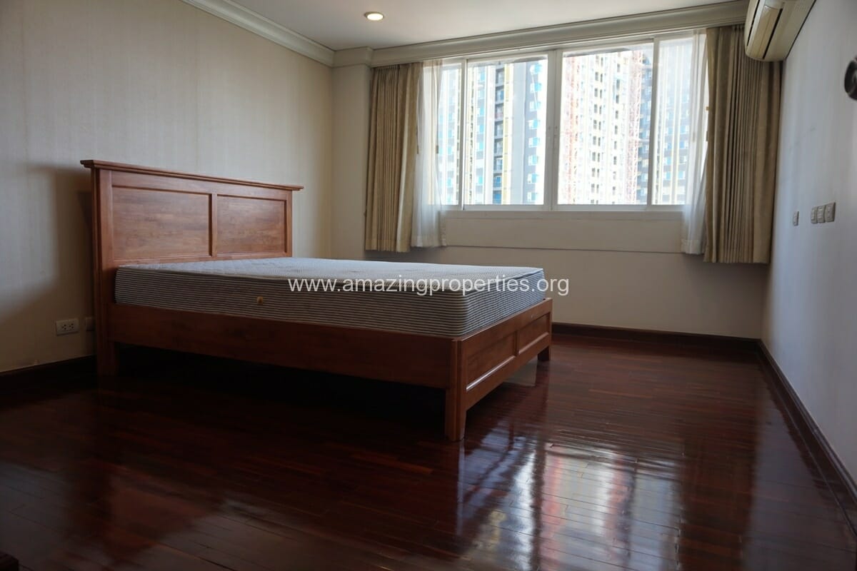 Duplex-4-Bedroom-Penthouse-for-Rent-at-Nagara-Mansion-42-7552.jpg
