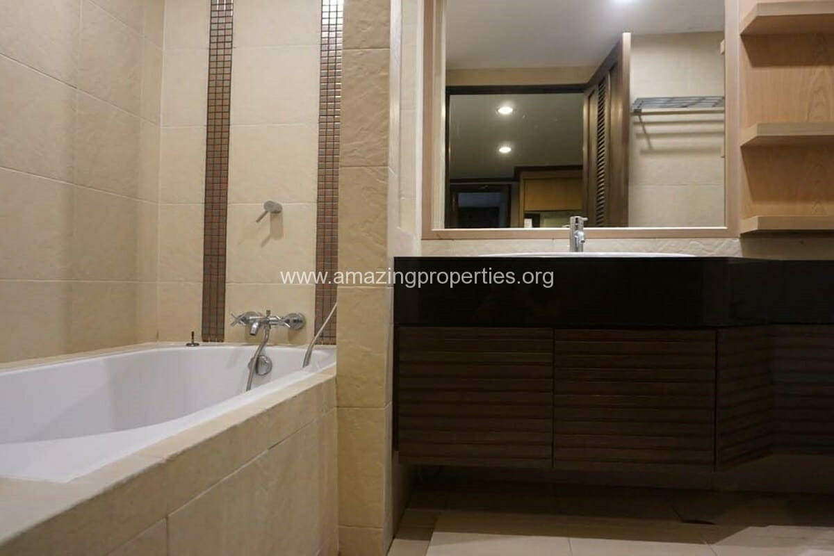 Duplex-4-Bedroom-condo-Thonglor-29-1833.jpg