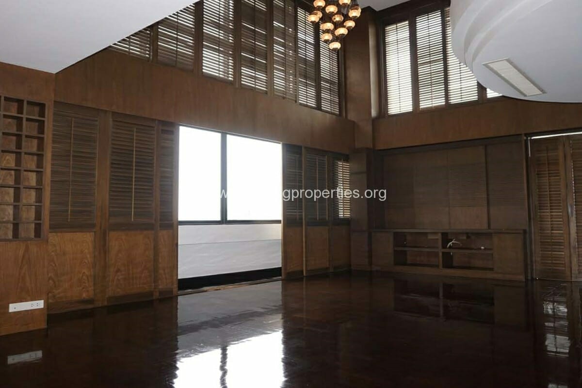 Duplex-4-Bedroom-condo-Thonglor-7-5689.jpg