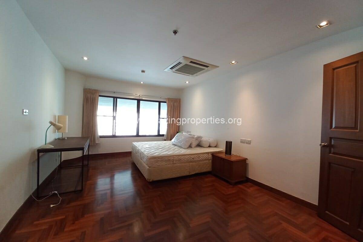 Duplex-Condo-Le-Raffine-Sukhumvit-24-12-7047.jpg