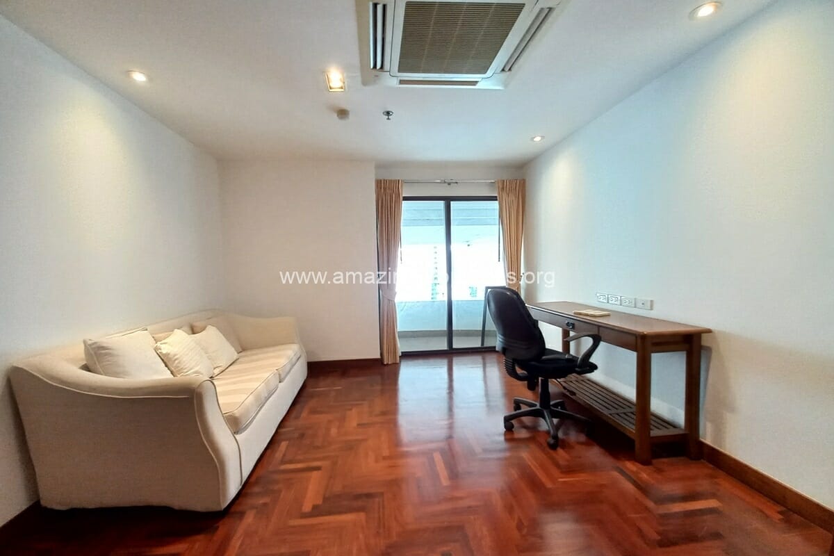 Duplex-Condo-Le-Raffine-Sukhumvit-24-13-5869.jpg