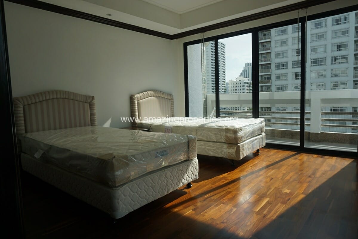 Duplex-Penthouse-for-Rent-Jaspal-Apartment-Sukhumvit-23-34-9469.jpg