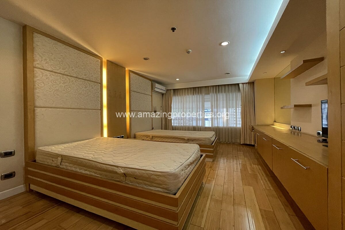 Duplex-condo-Le-Raffine-Sukhumvit-24-14-1555.jpg
