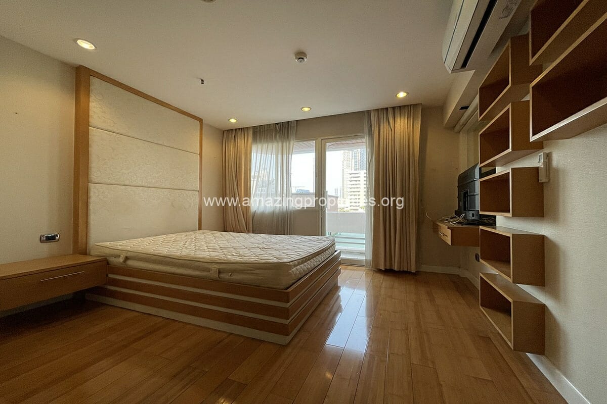 Duplex-condo-Le-Raffine-Sukhumvit-24-15-2621.jpg