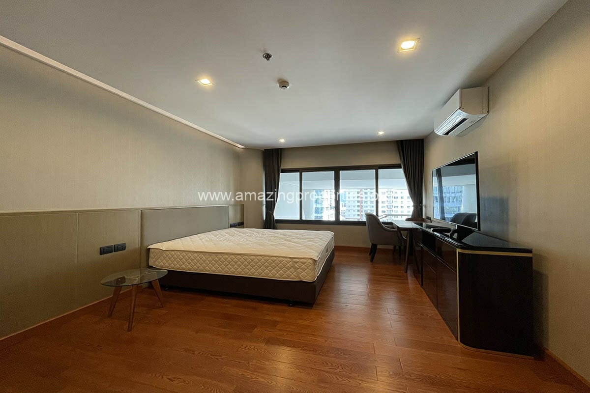 Duplex-condo-Le-Raffine-Sukhumvit-24-3-5269.jpg
