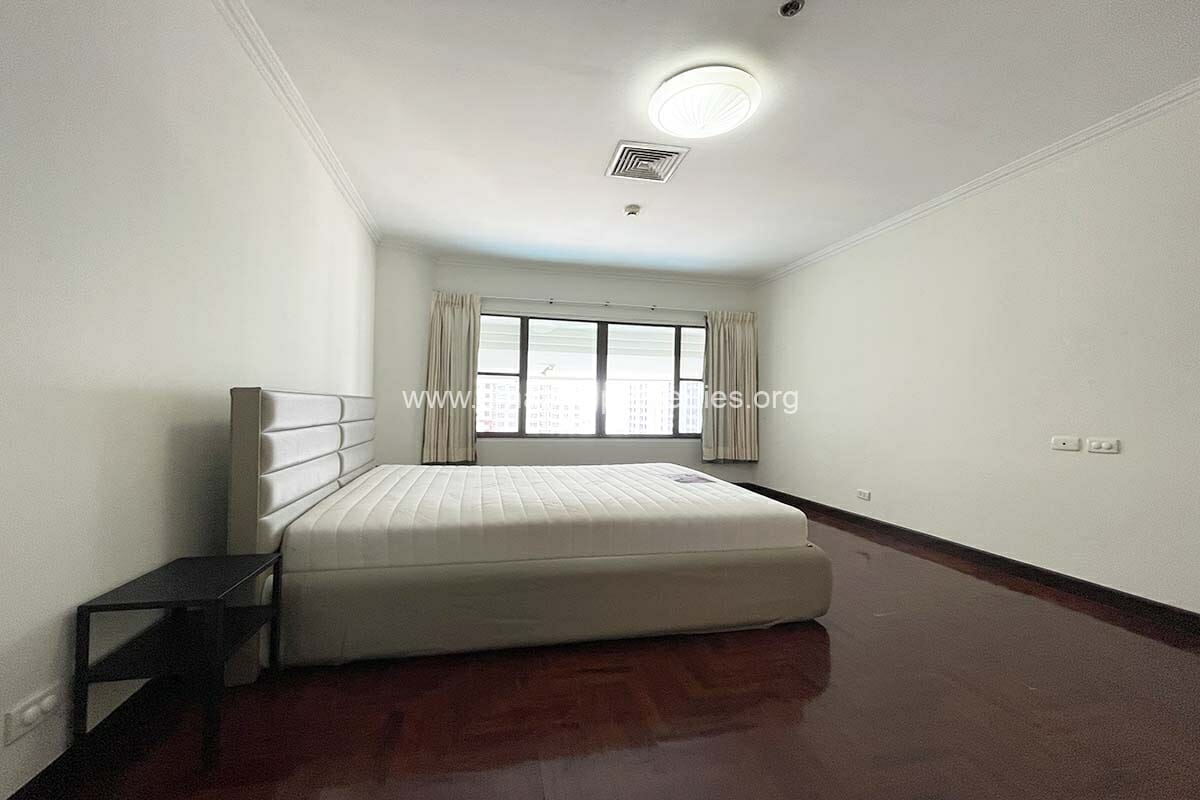 Duplex-condo-Le-Raffine-Sukhumvit-24-7-7959.jpg