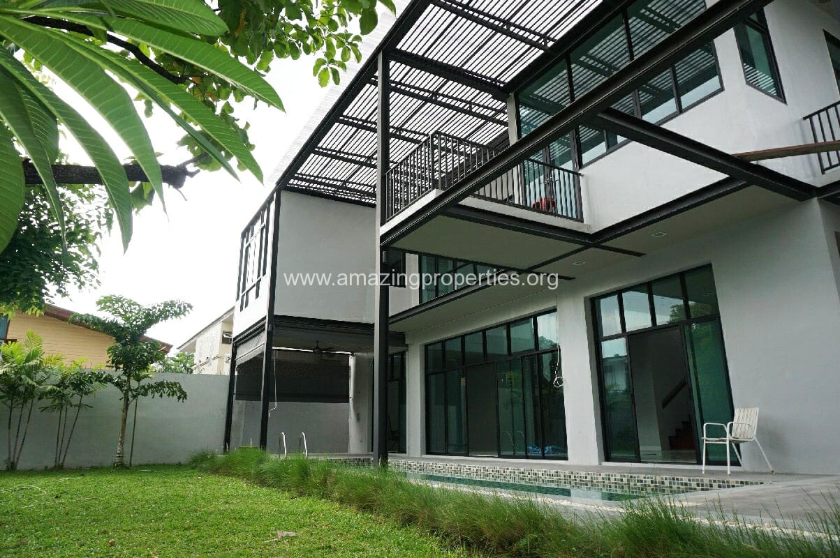 Ekkamai-4-Bedroom-House-with-Private-Pool-1-3797.jpg