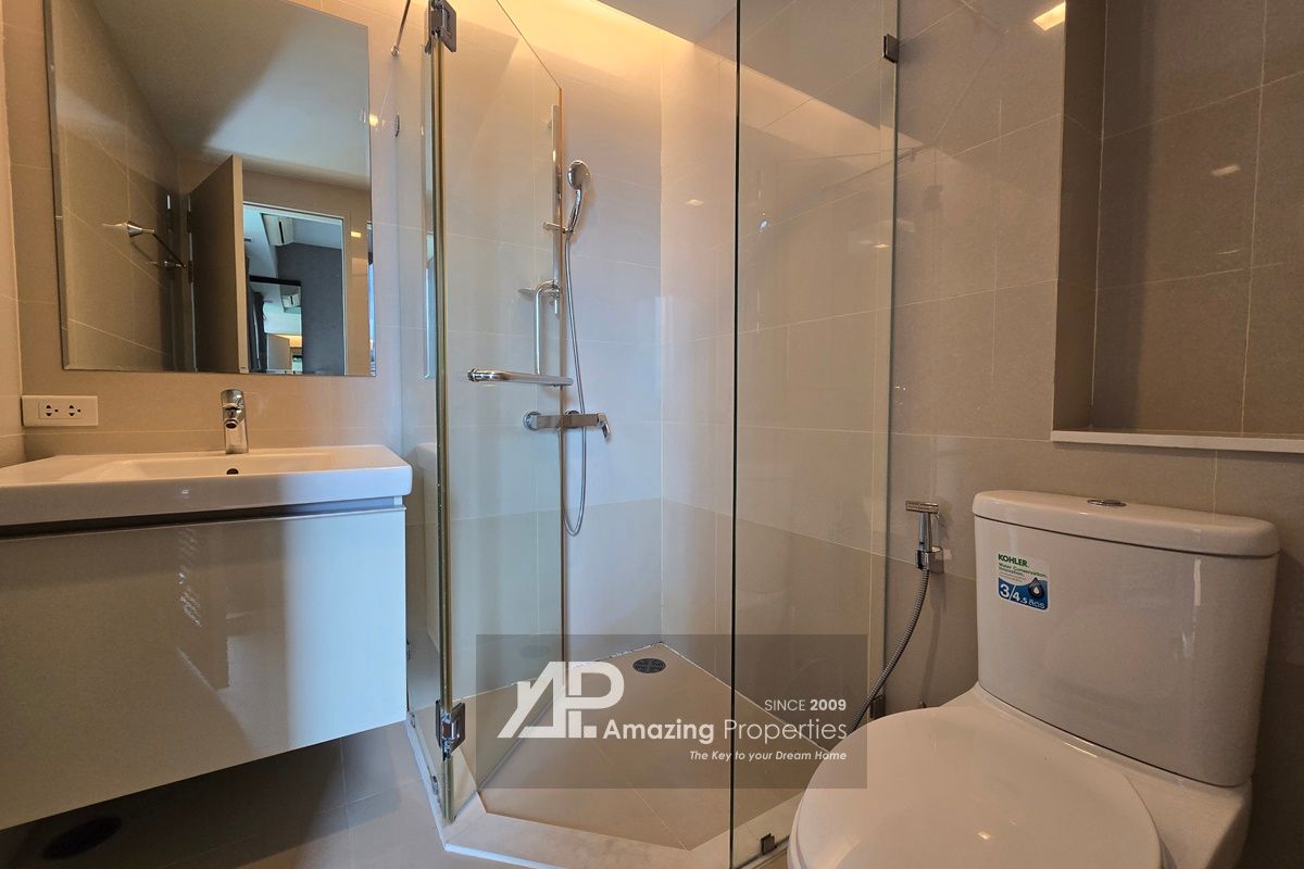 Focus-Ploenchit-2-bedroom-5-3486.jpg