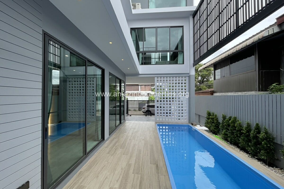 House-with-private-pool-Phra-Khanong-19-4857.jpg
