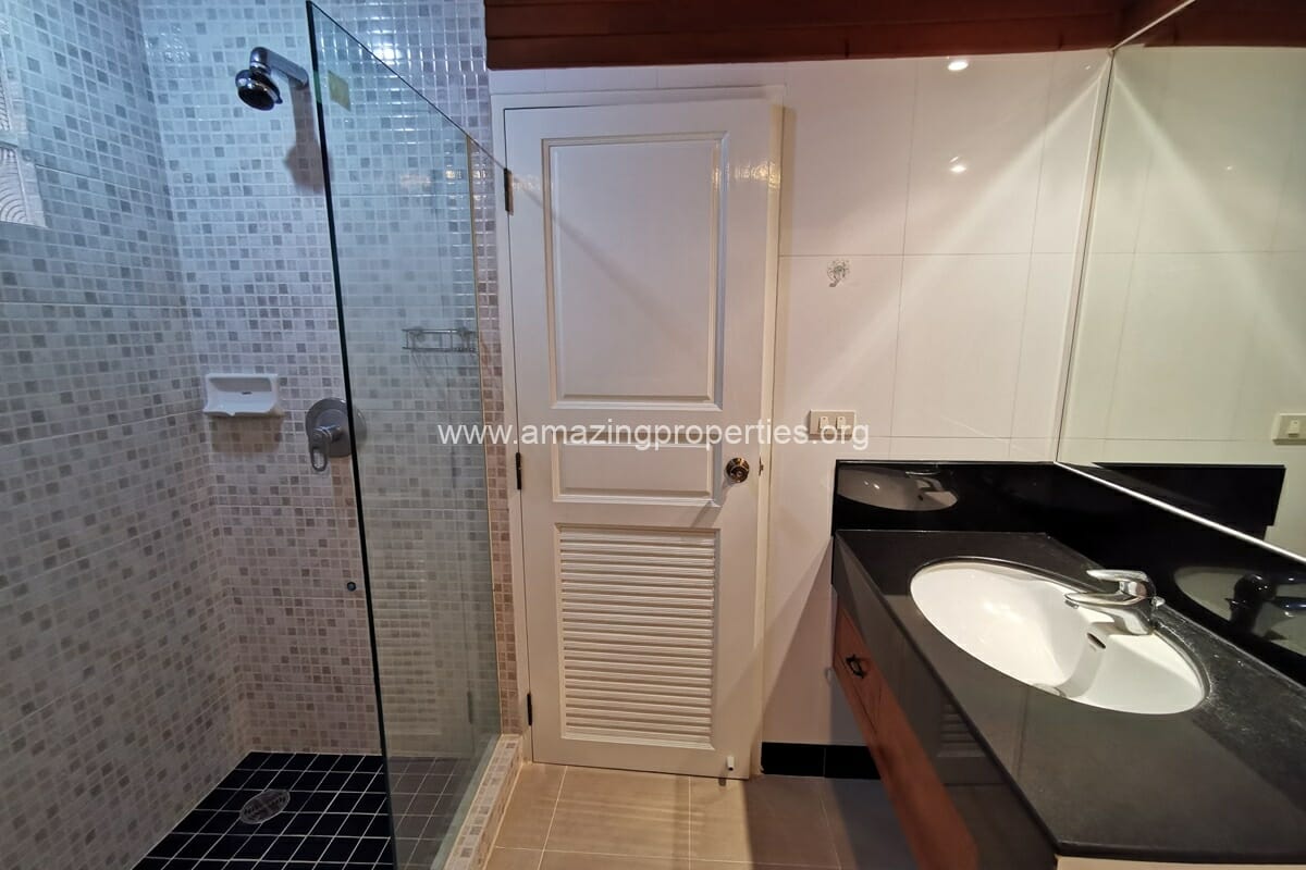 Kasemsuk-Mansion-3-Bedroom-apartment-10-6712.jpg