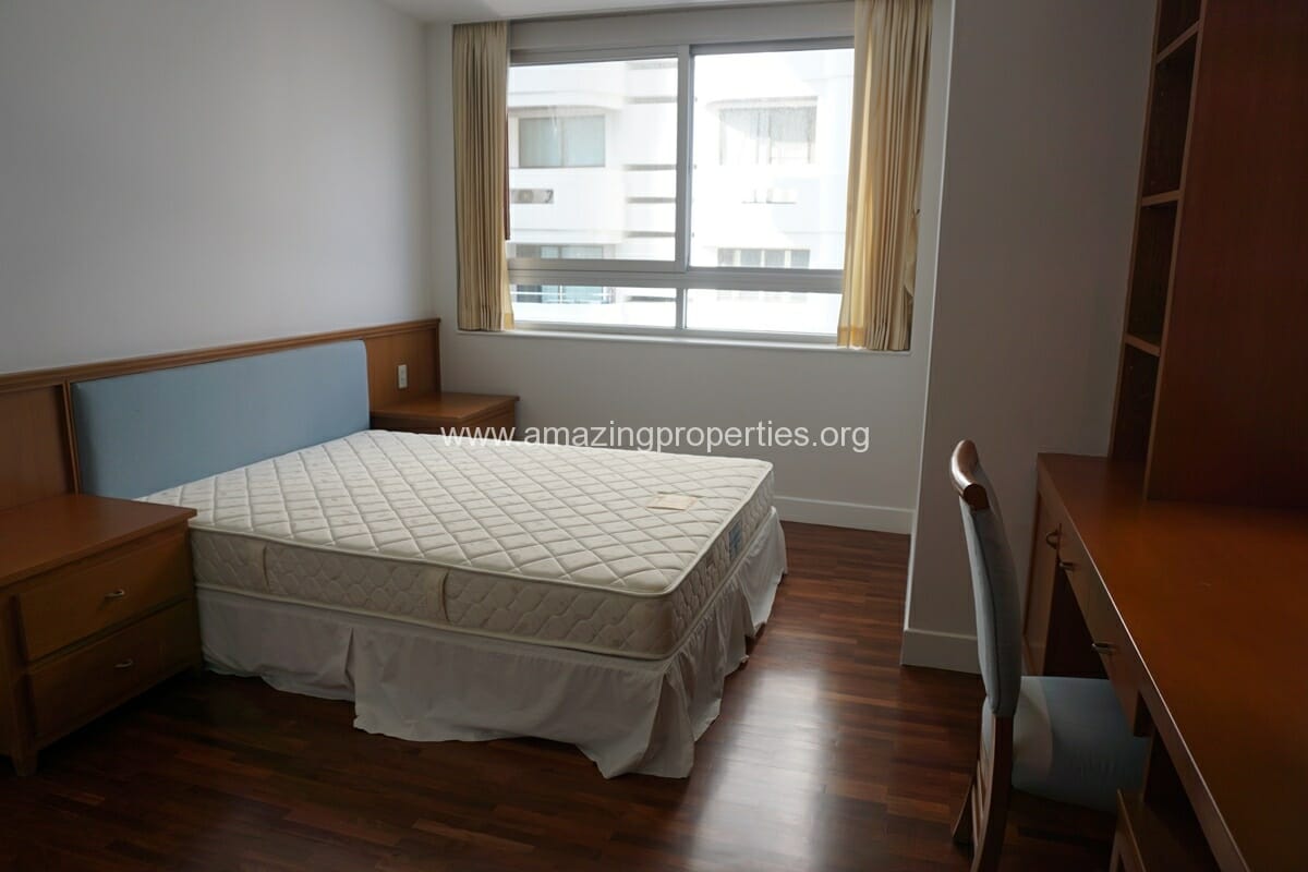 Krungthep-Thani-Tower-3-Bedroom-Apartment-19-5575.jpg