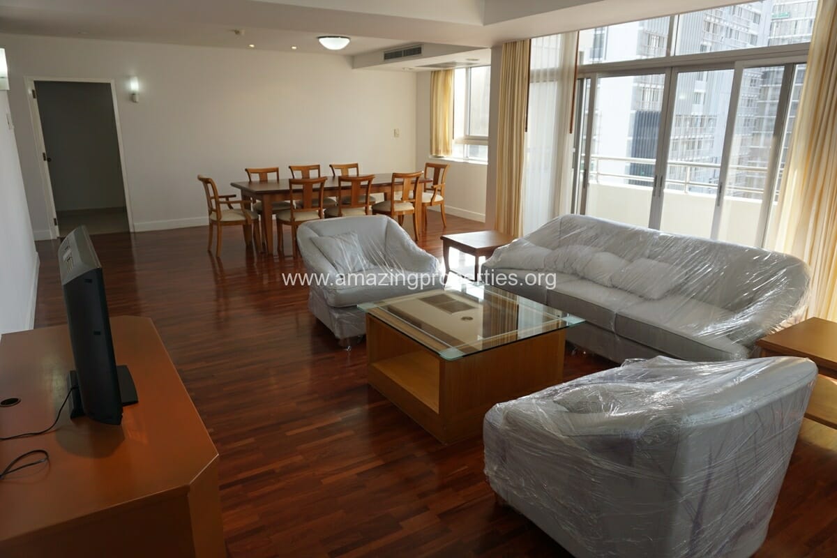 Krungthep-Thani-Tower-3-Bedroom-Apartment-3-3224.jpg
