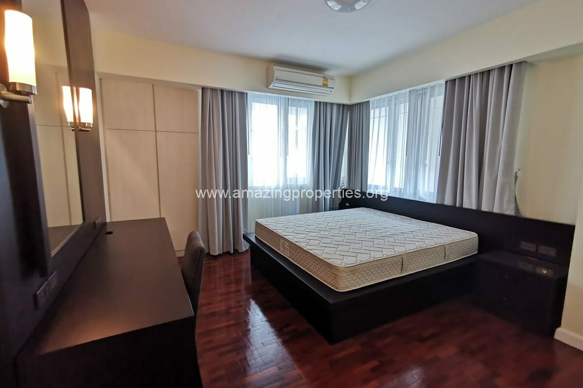 Krystal-Court-3-bedroom-apartment-17-7462.jpg