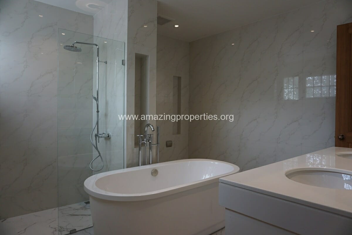 Luxury-4-Bedroom-House-for-Rent-Phrom-Phong-20-8221.jpg