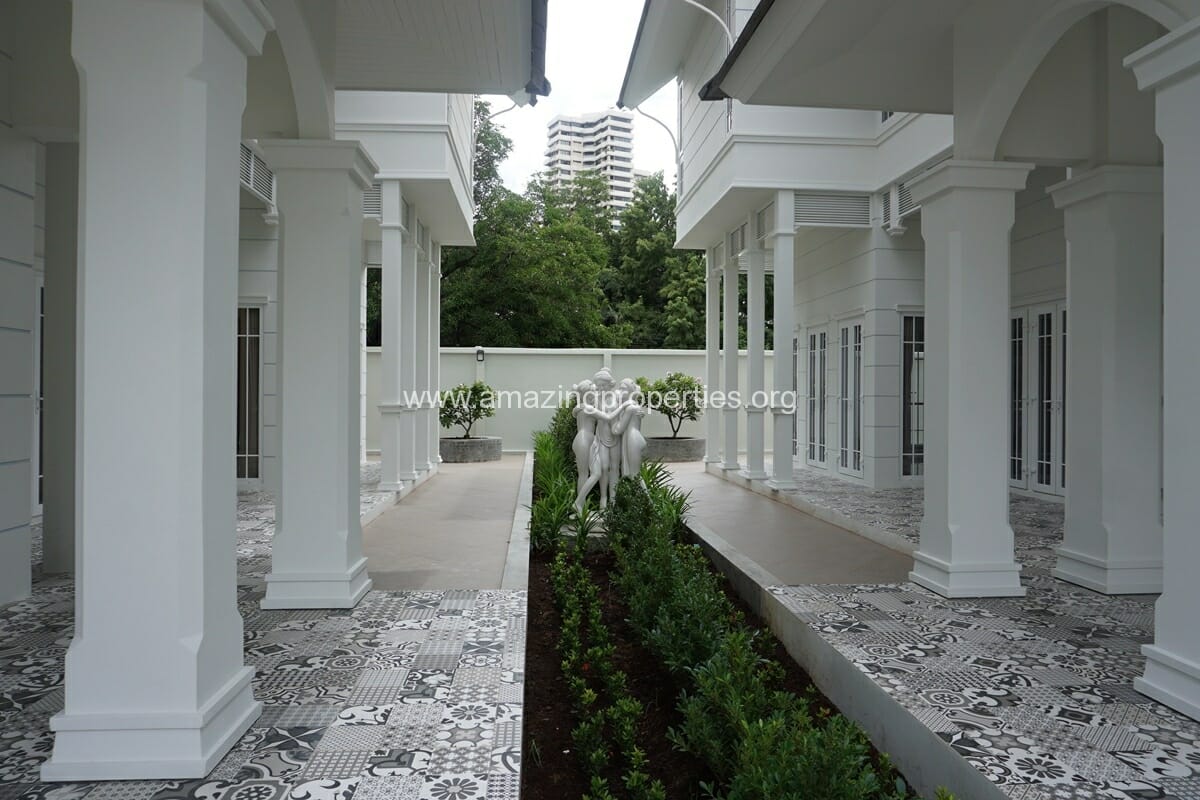 Luxury-4-Bedroom-House-for-Rent-Phrom-Phong-5-4640.jpg