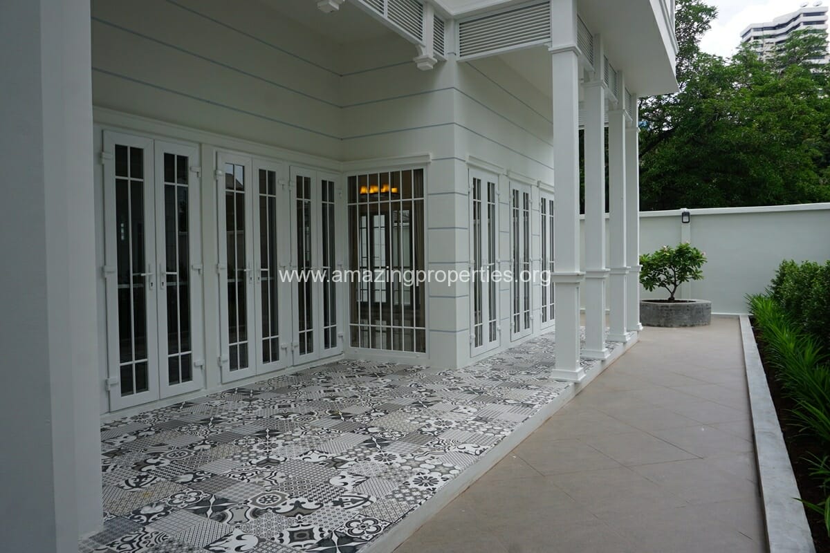 Luxury-4-Bedroom-House-for-Rent-Phrom-Phong-7-7120.jpg