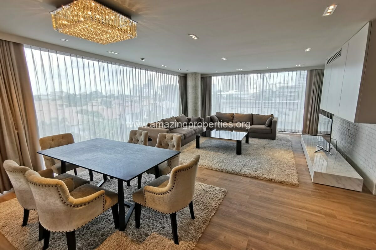 Modern-3-bedroom-condo-Ekkamai-2-2193.jpg