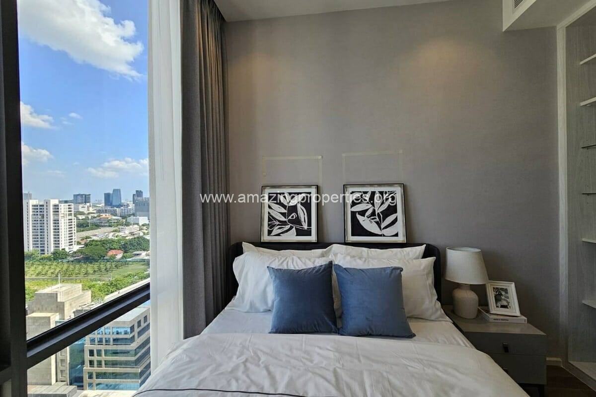 Muniq-Langsuan-2-bedroom-18-6073.jpg