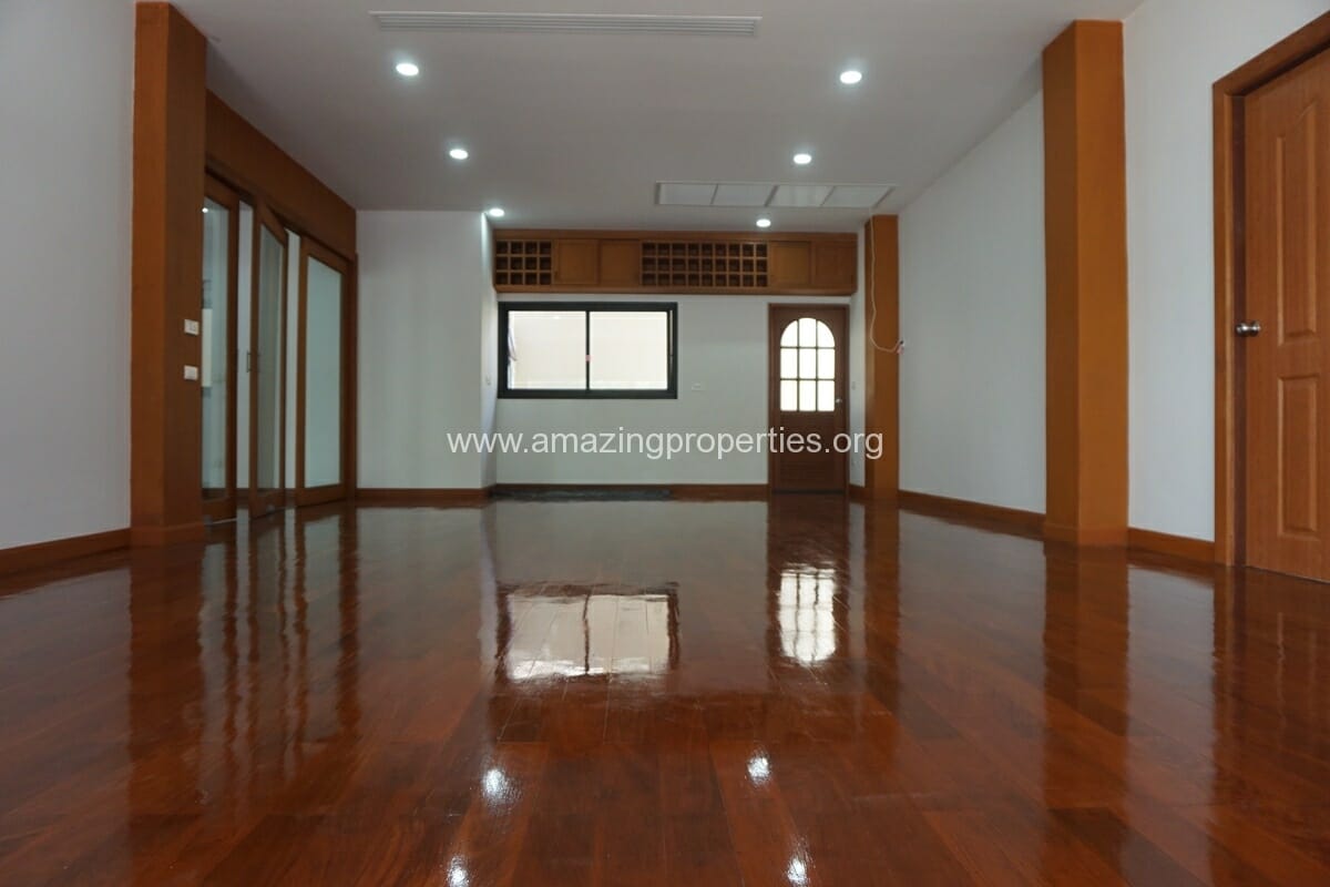 Nana-4-Bedroom-house-for-Rent-11-3033.jpg